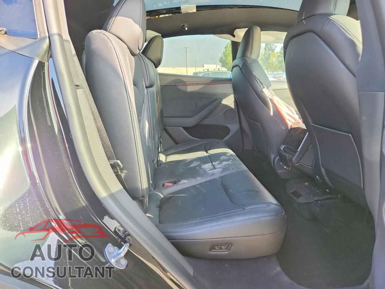 TESLA MODEL Y 2026 - 7SAYGDEE0TF575296