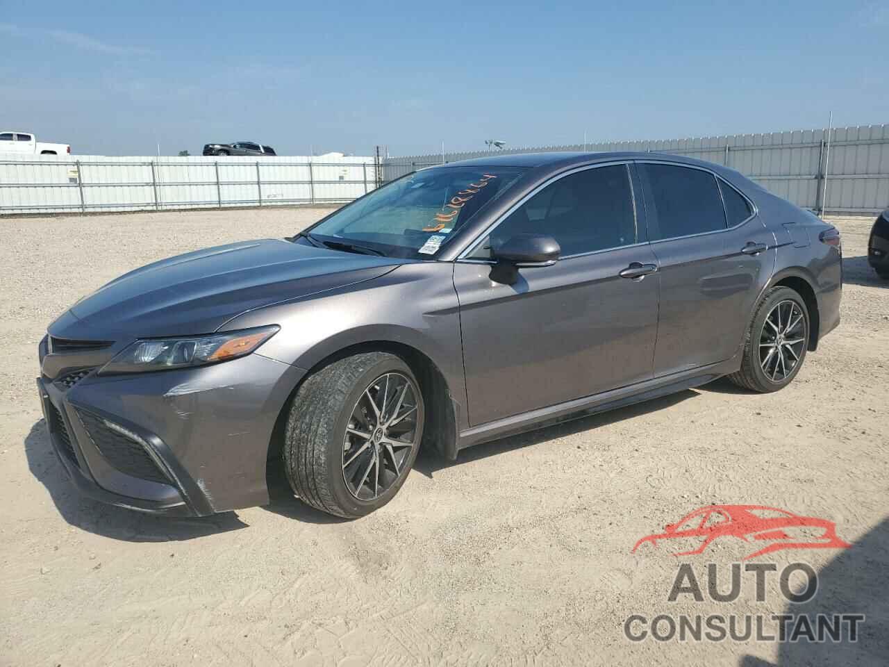 TOYOTA CAMRY 2022 - 4T1G11AK5NU670933