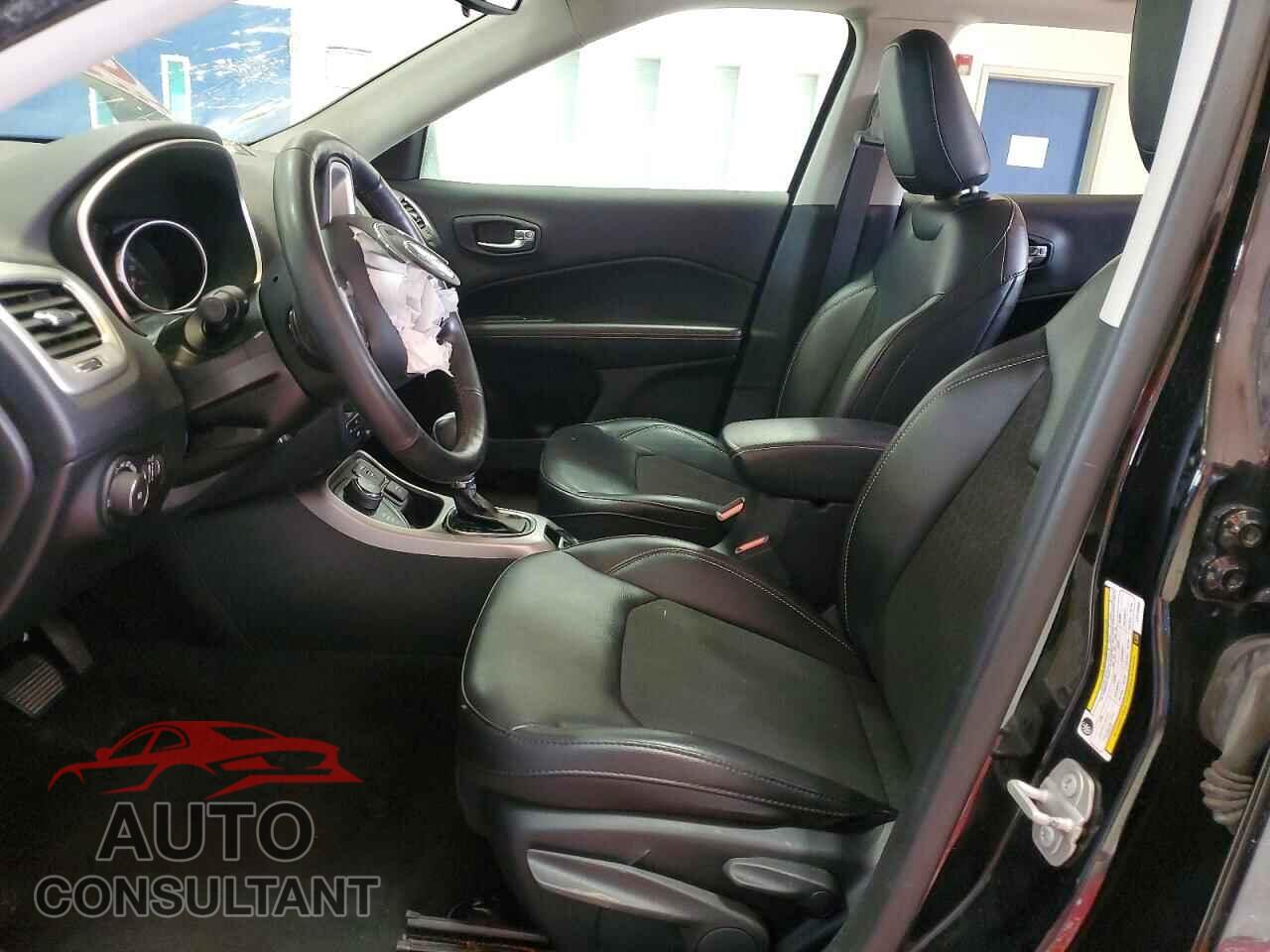JEEP COMPASS 2020 - 3C4NJDBB0LT112393