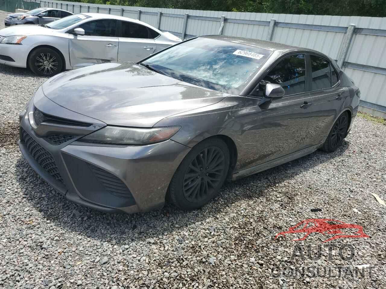 TOYOTA CAMRY 2018 - 4T1B11HK8JU099187