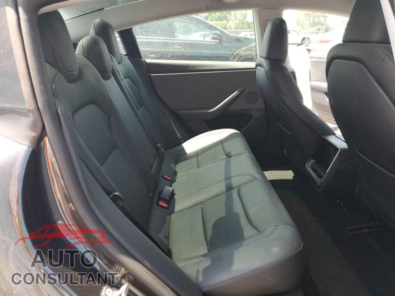 TESLA MODEL 3 2024 - 5YJ3E1EA7RF743355