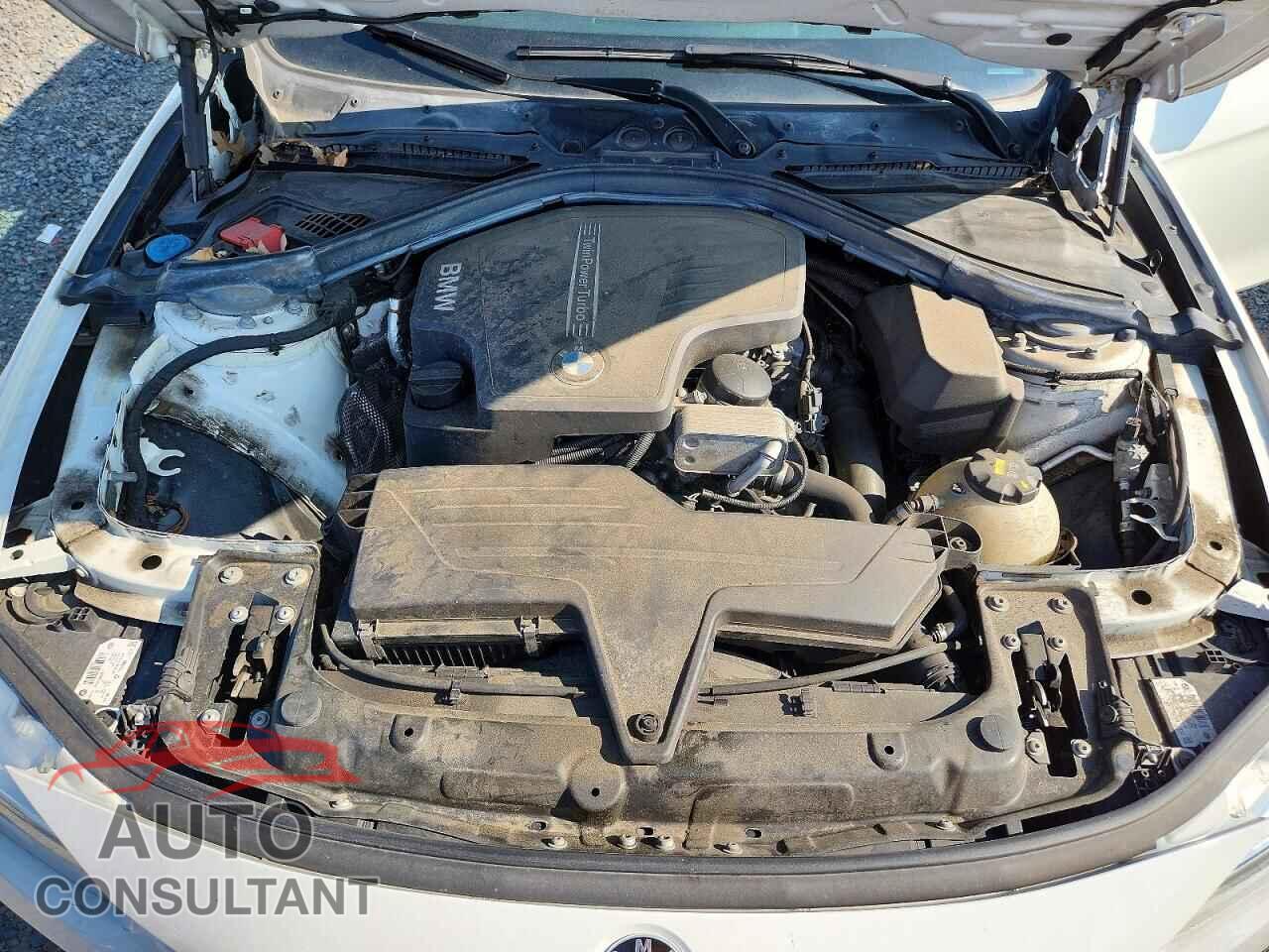 BMW 3 SERIES 2018 - WBA8A3C54JA499628