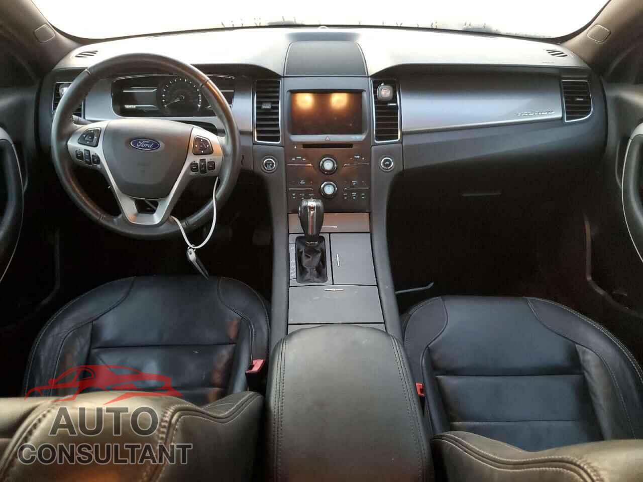 FORD TAURUS 2017 - 1FAHP2E82HG125938