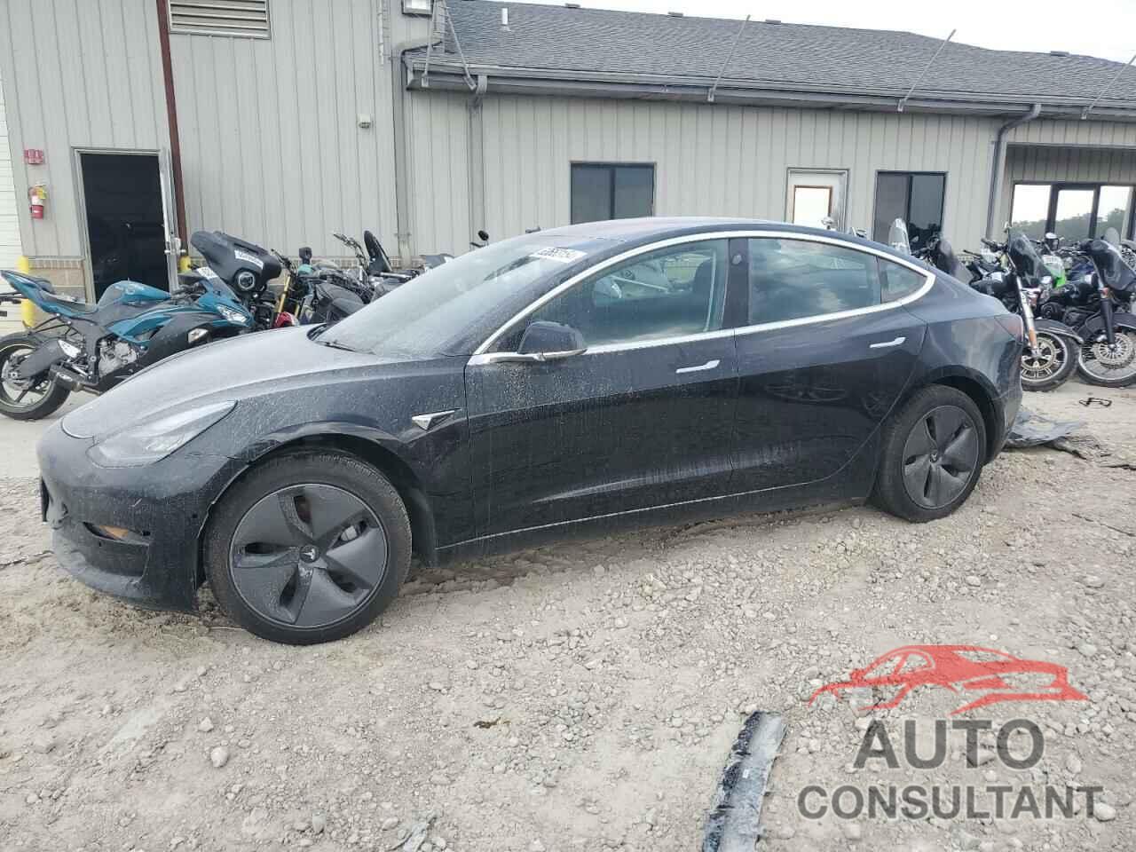 TESLA MODEL 3 2018 - 5YJ3E1EA0JF018572