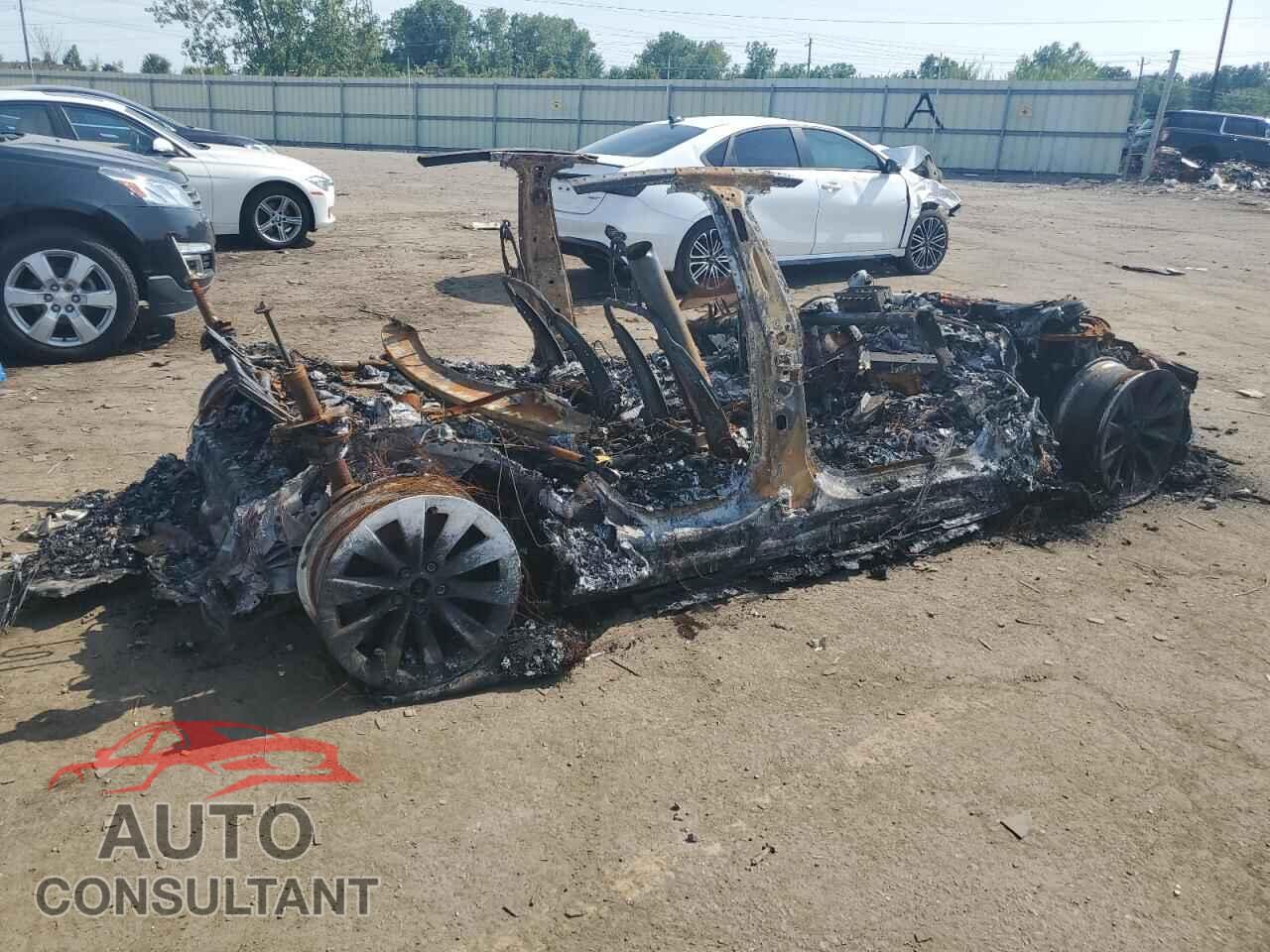 TESLA MODEL S 2017 - 5YJSA1E20HF218166
