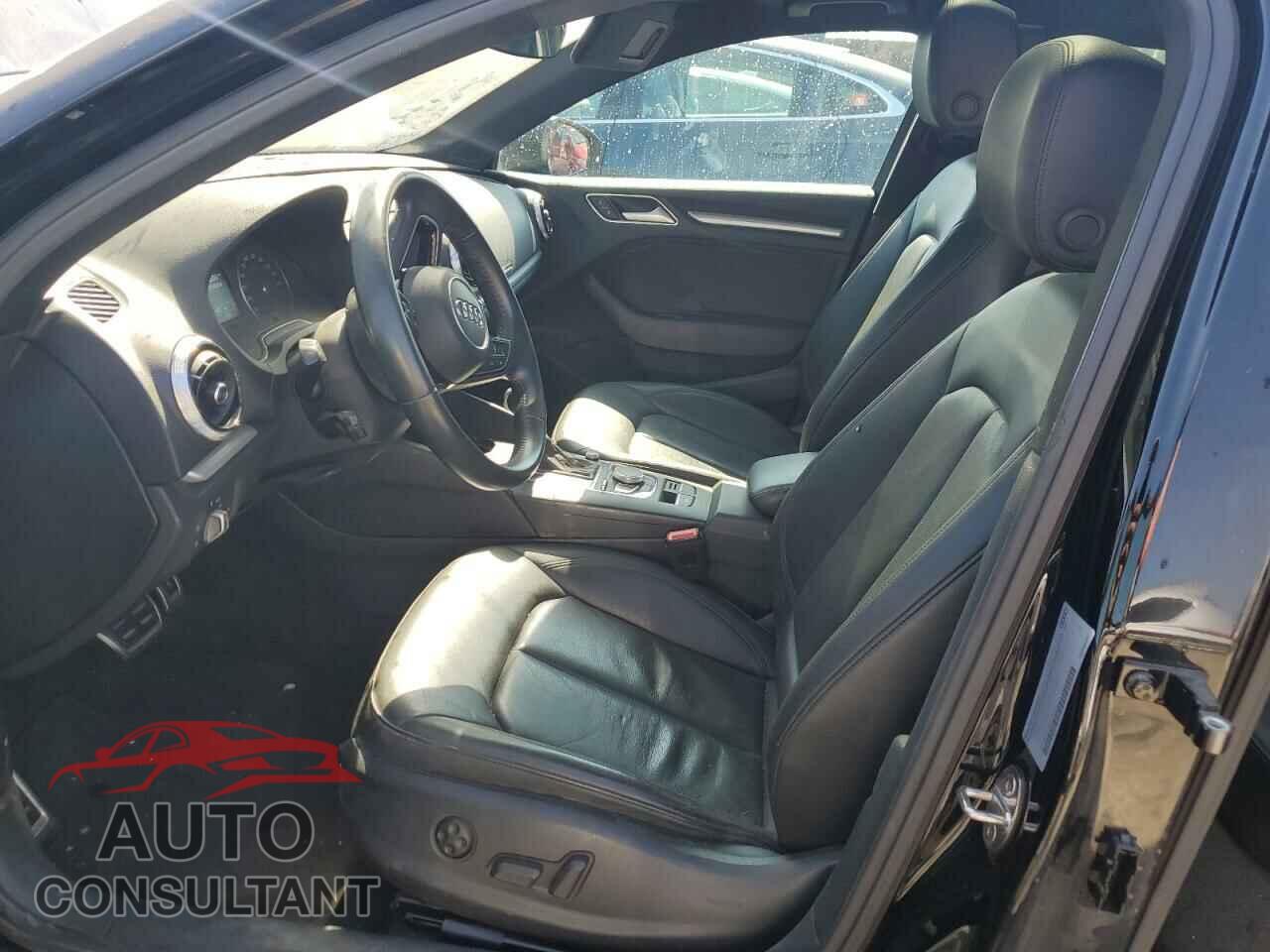 AUDI A3 2019 - WAUAUGFF9KA101044