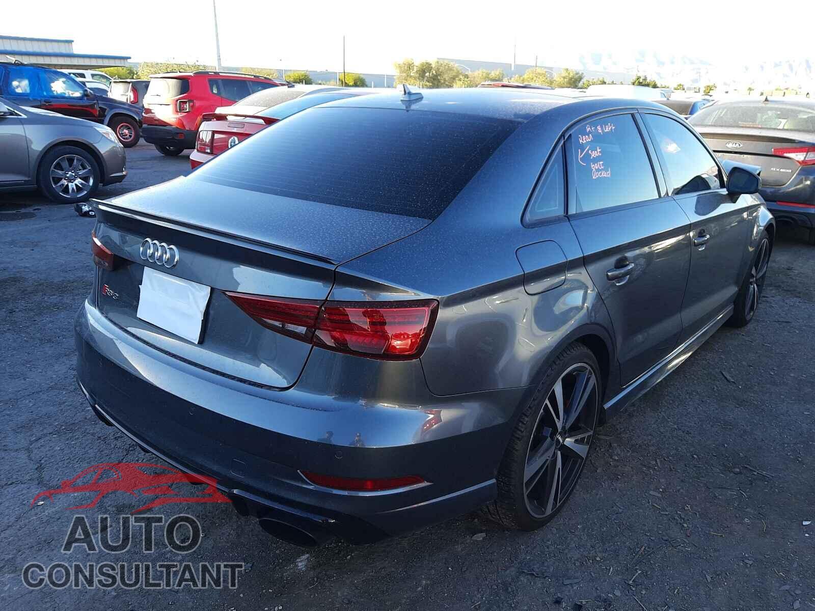 AUDI RS3 2018 - WUABWHFF8J1904159
