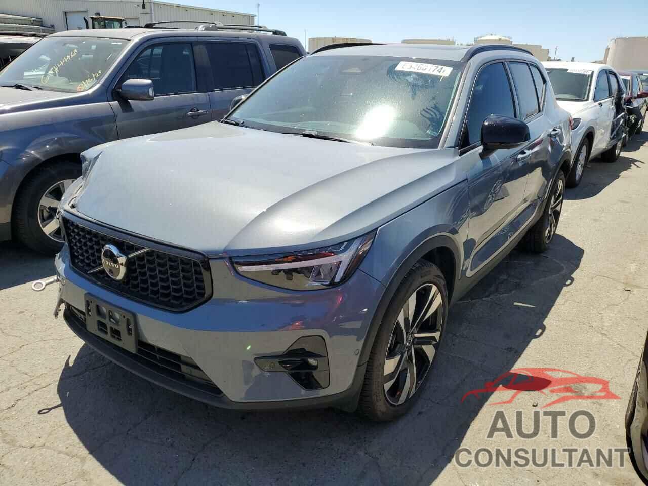 VOLVO XC40 PLUS 2023 - YV4L12UW6P2075639