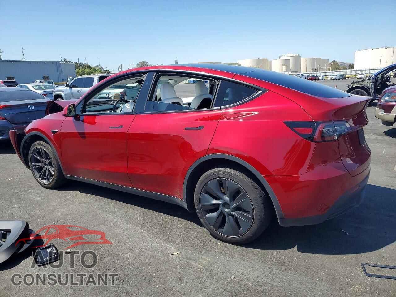 TESLA MODEL Y 2024 - 7SAYGAEE8RF163831