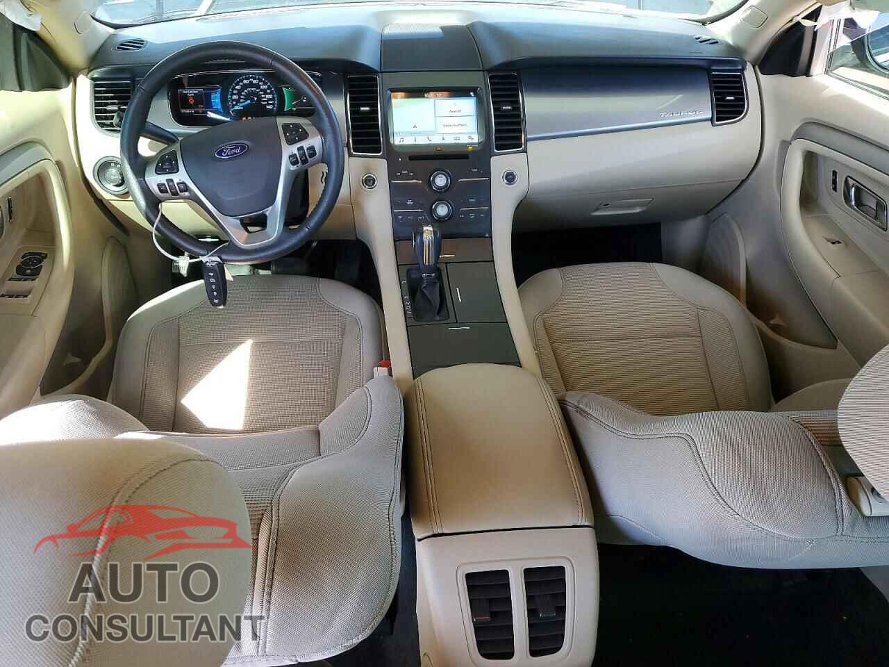 FORD TAURUS 2017 - 1FAHP2E80HG105431