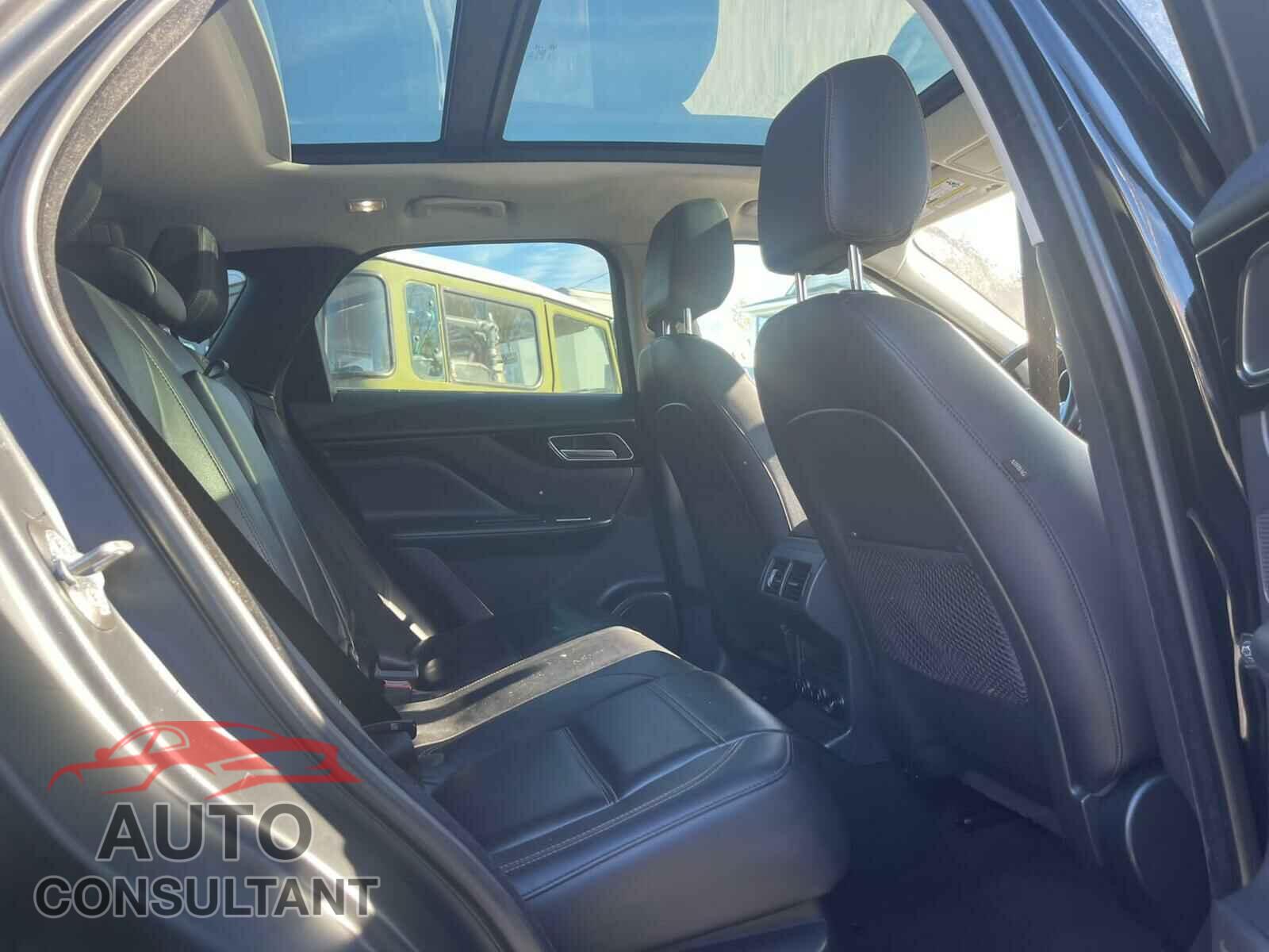 JAGUAR F-PACE 2018 - SADCK2FX8JA276191