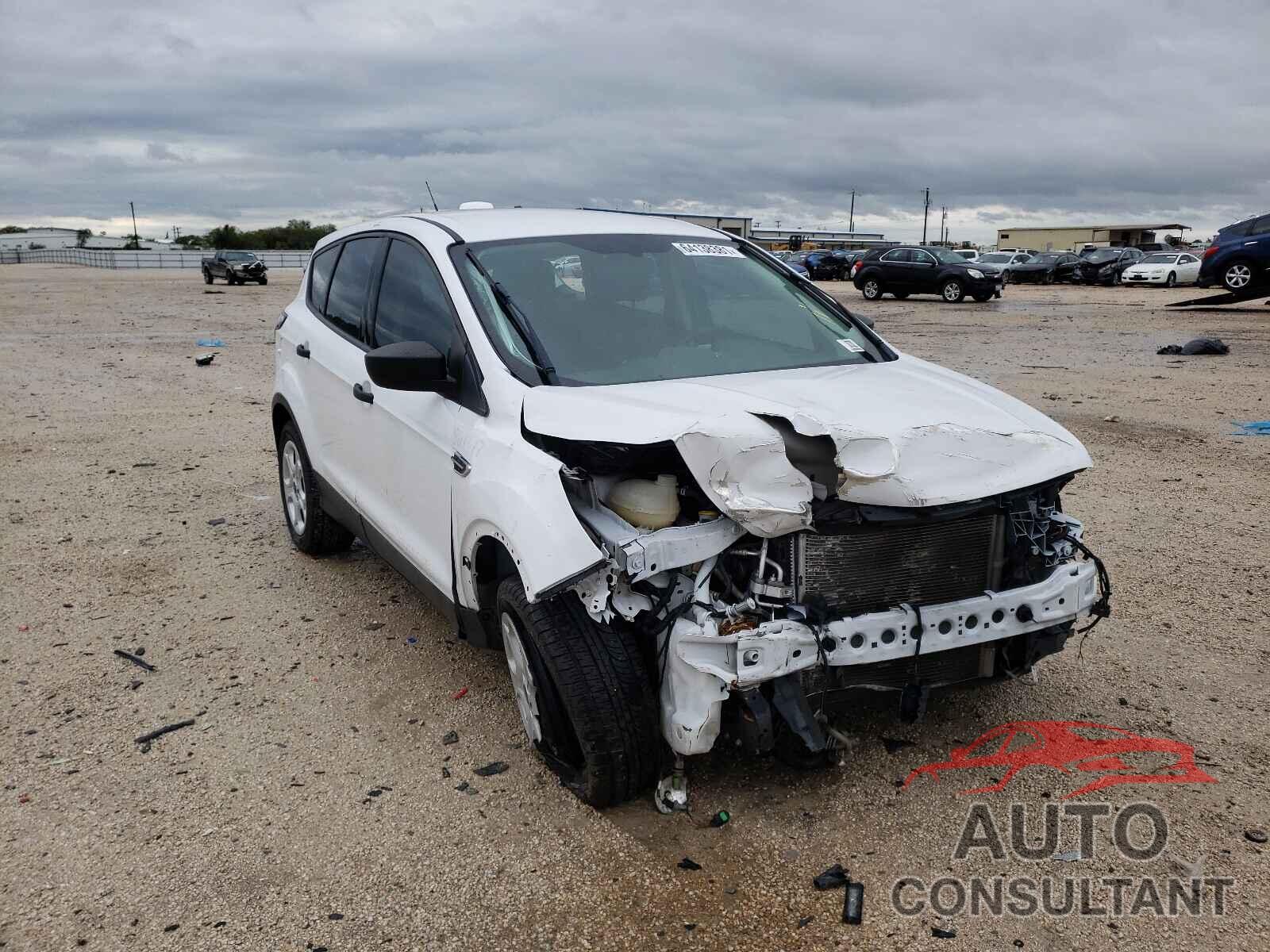 FORD ESCAPE 2017 - 1FMCU0F78HUC54531
