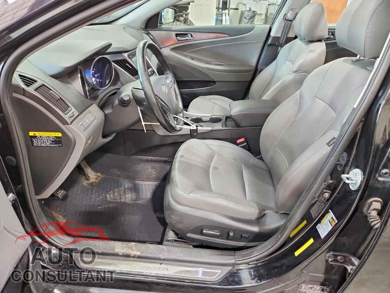 HYUNDAI SONATA 2014 - KMHEC4A48EA110068