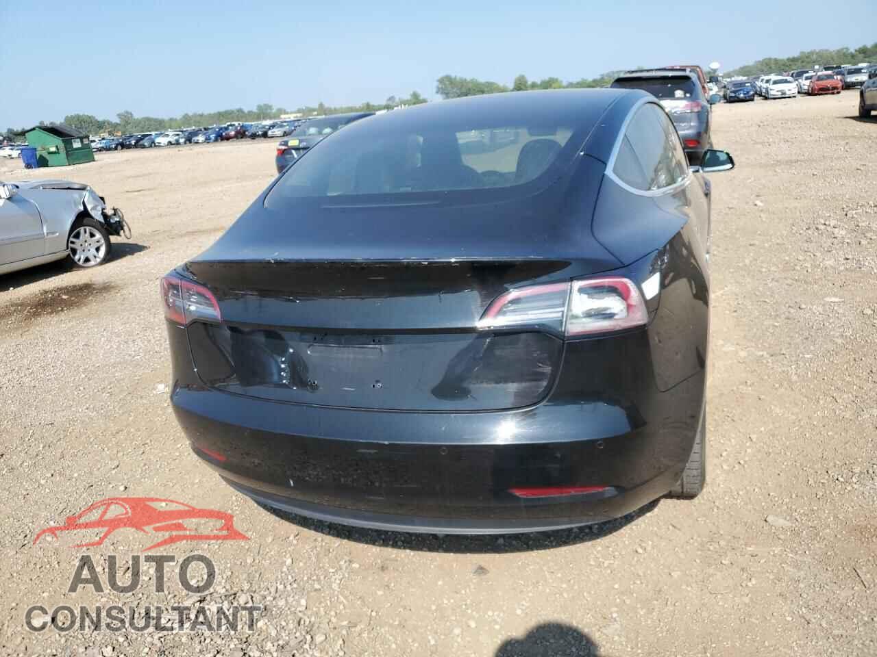 TESLA MODEL 3 2018 - 5YJ3E1EB7JF089325