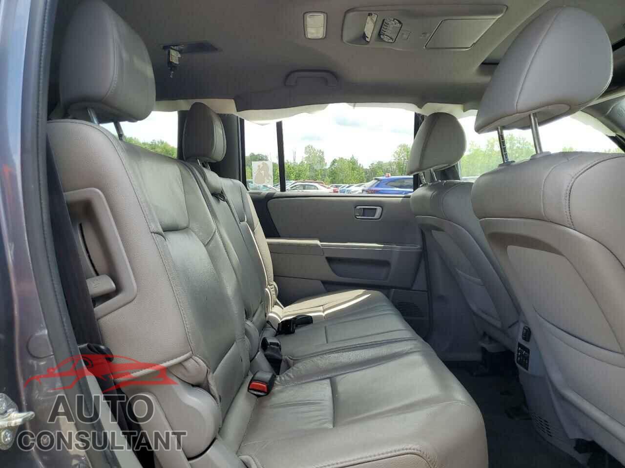 HONDA PILOT 2015 - 5FNYF4H6XFB067443