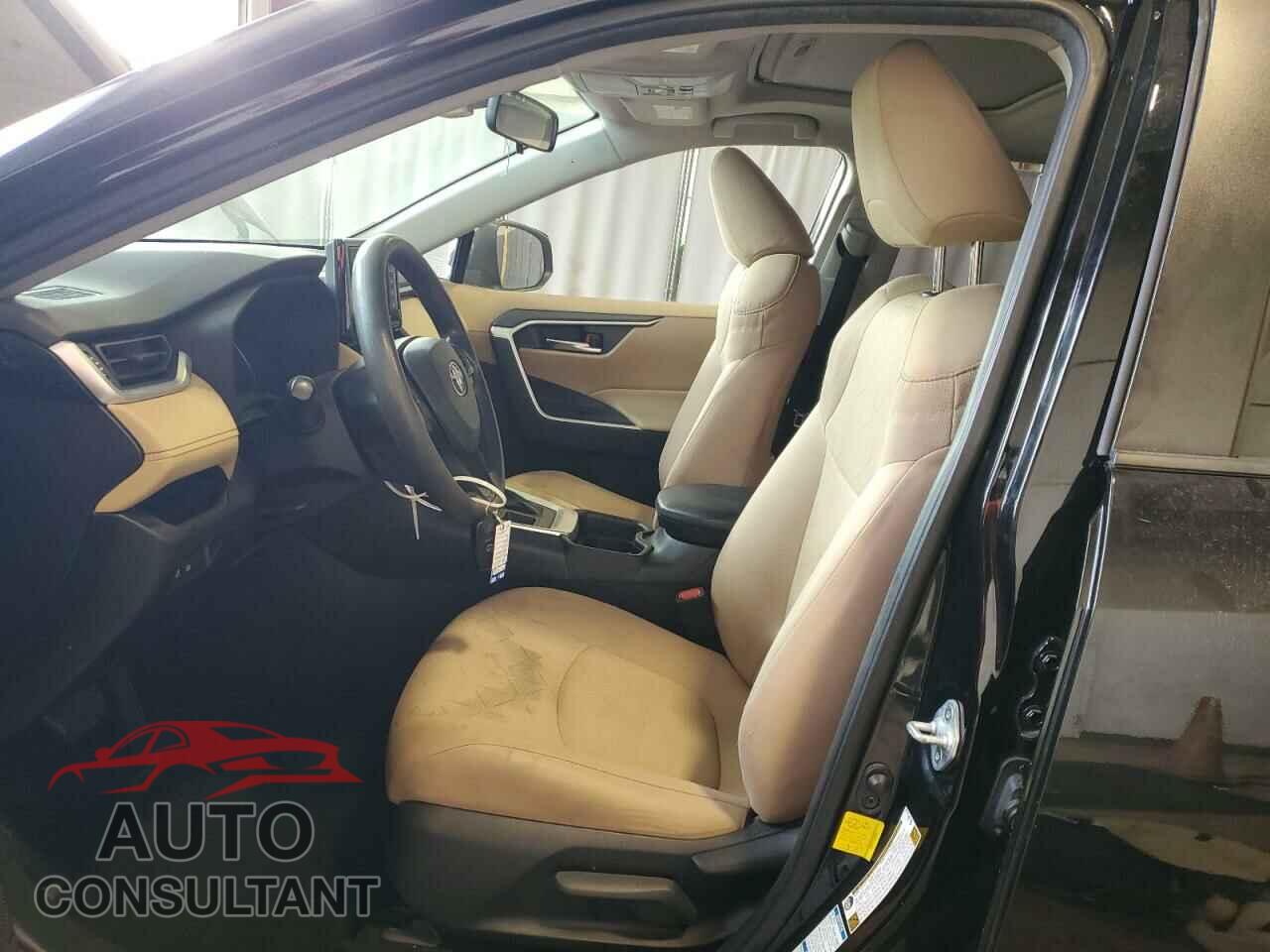 TOYOTA RAV4 2019 - JTMP1RFV2KD044984