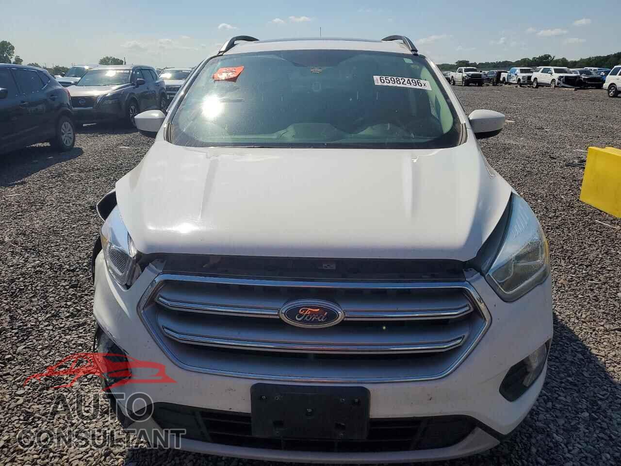 FORD ESCAPE 2017 - 1FMCU0GD0HUB86830