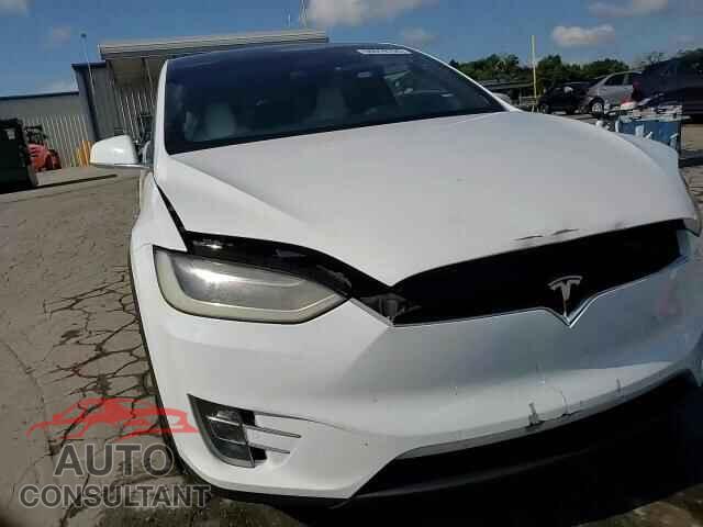 TESLA MODEL X 2016 - 5YJXCBE21GF019275