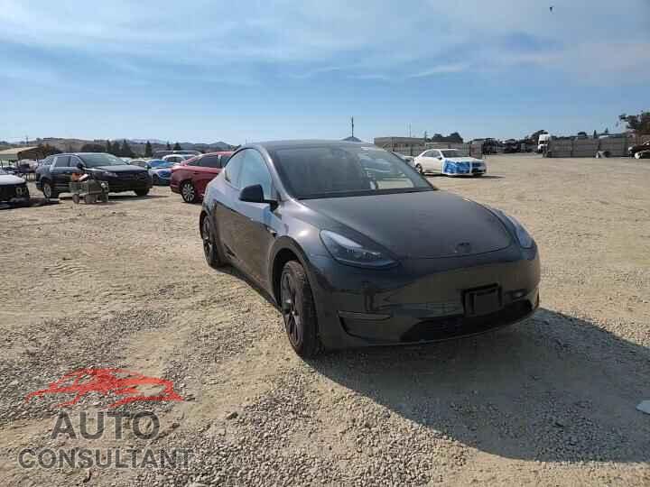 TESLA MODEL Y 2025 - 7SAYGDED3SF317702