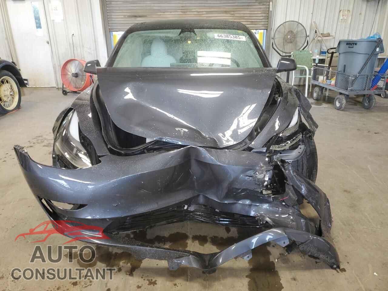 TESLA MODEL 3 2023 - 5YJ3E1EA8PF703704