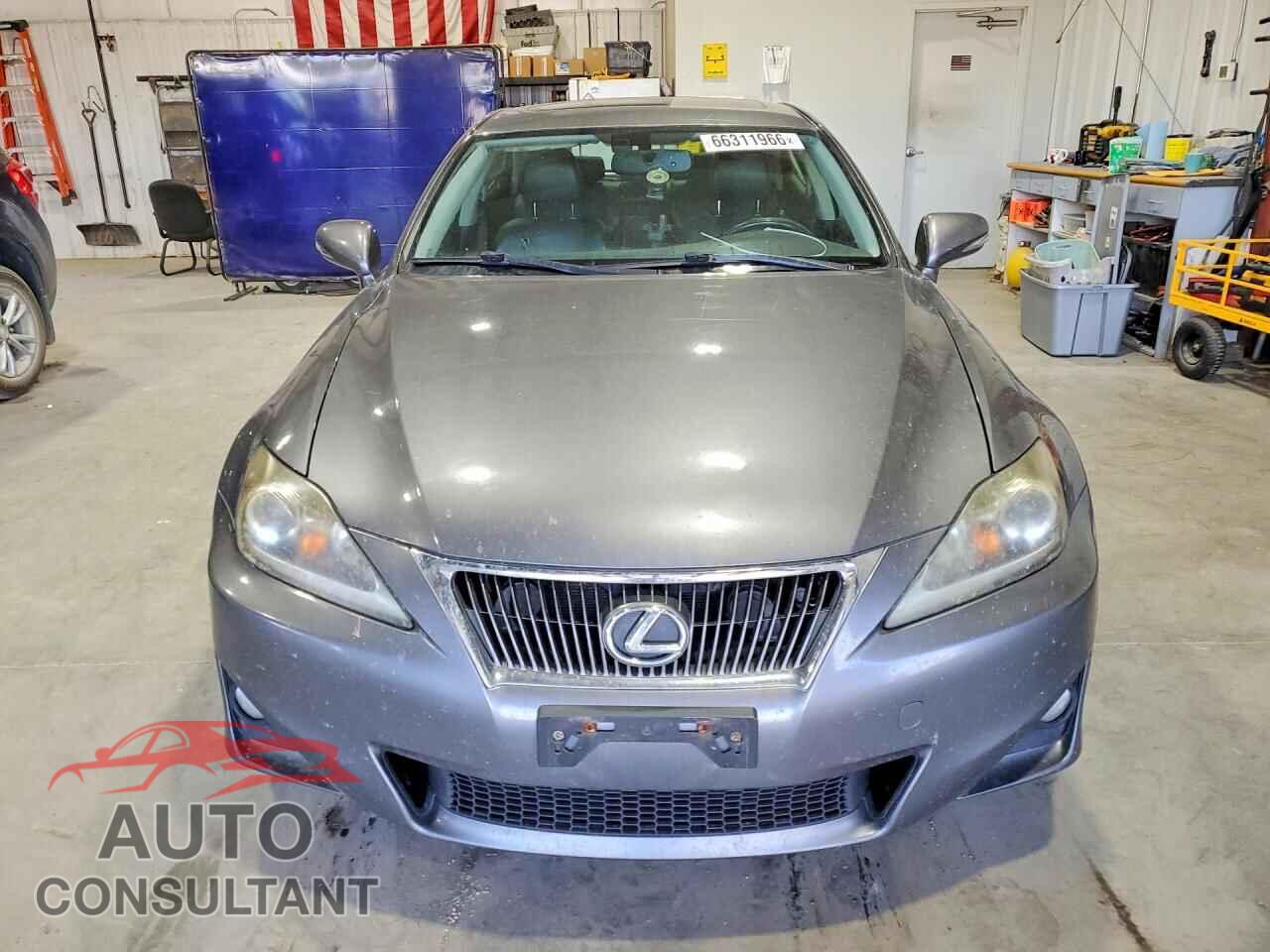 LEXUS IS 2012 - JTHCF5C20C5060341