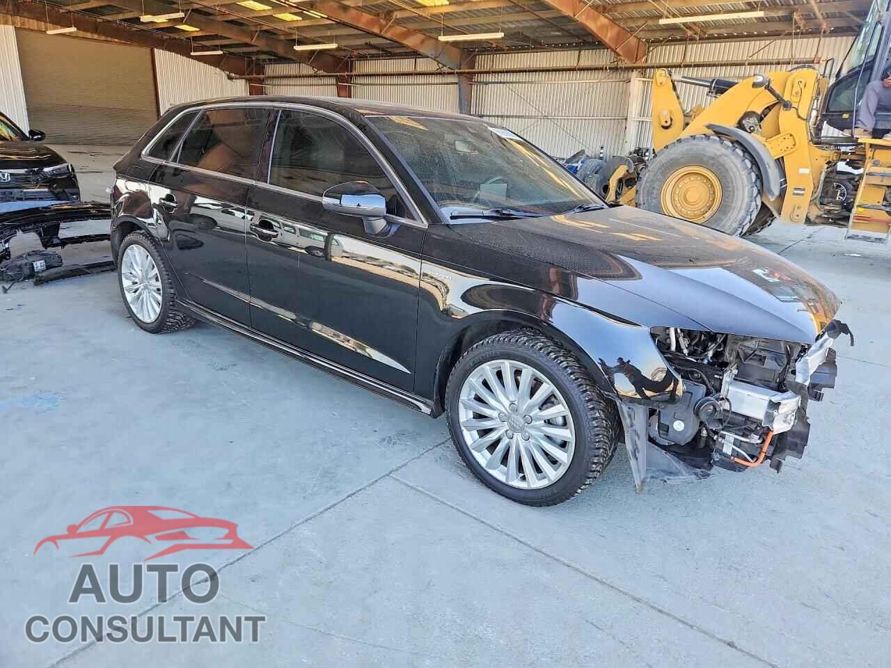 AUDI A3 2018 - WAUSPBFF8JA070687