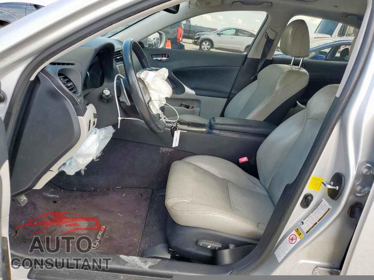 LEXUS IS 2012 - JTHBF5C23C5158114