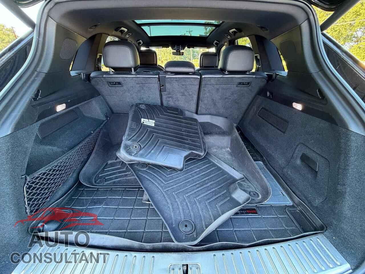 PORSCHE CAYENNE 2019 - WP1AA2AY0KDA00897