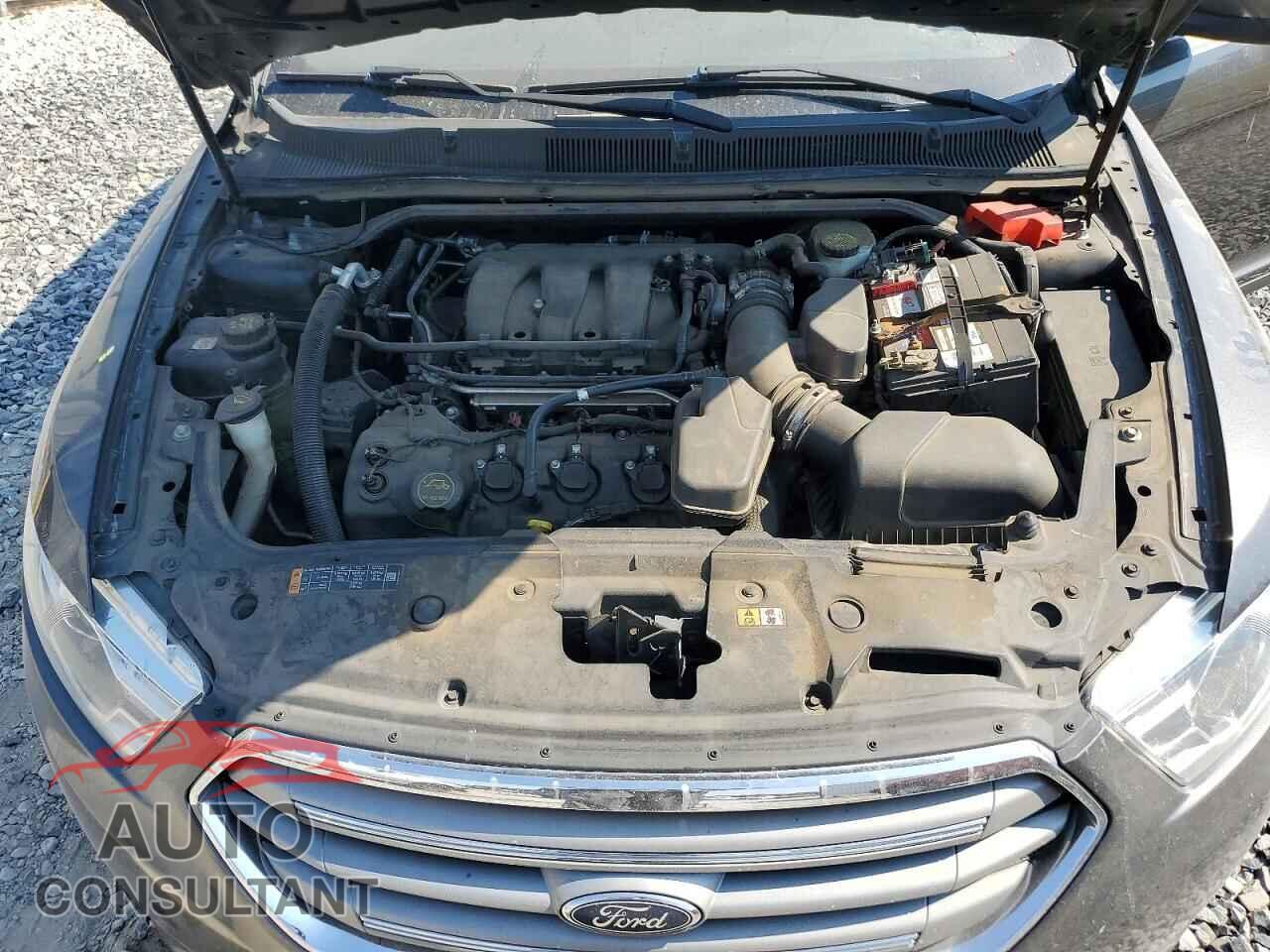 FORD TAURUS 2018 - 1FAHP2E81JG100812