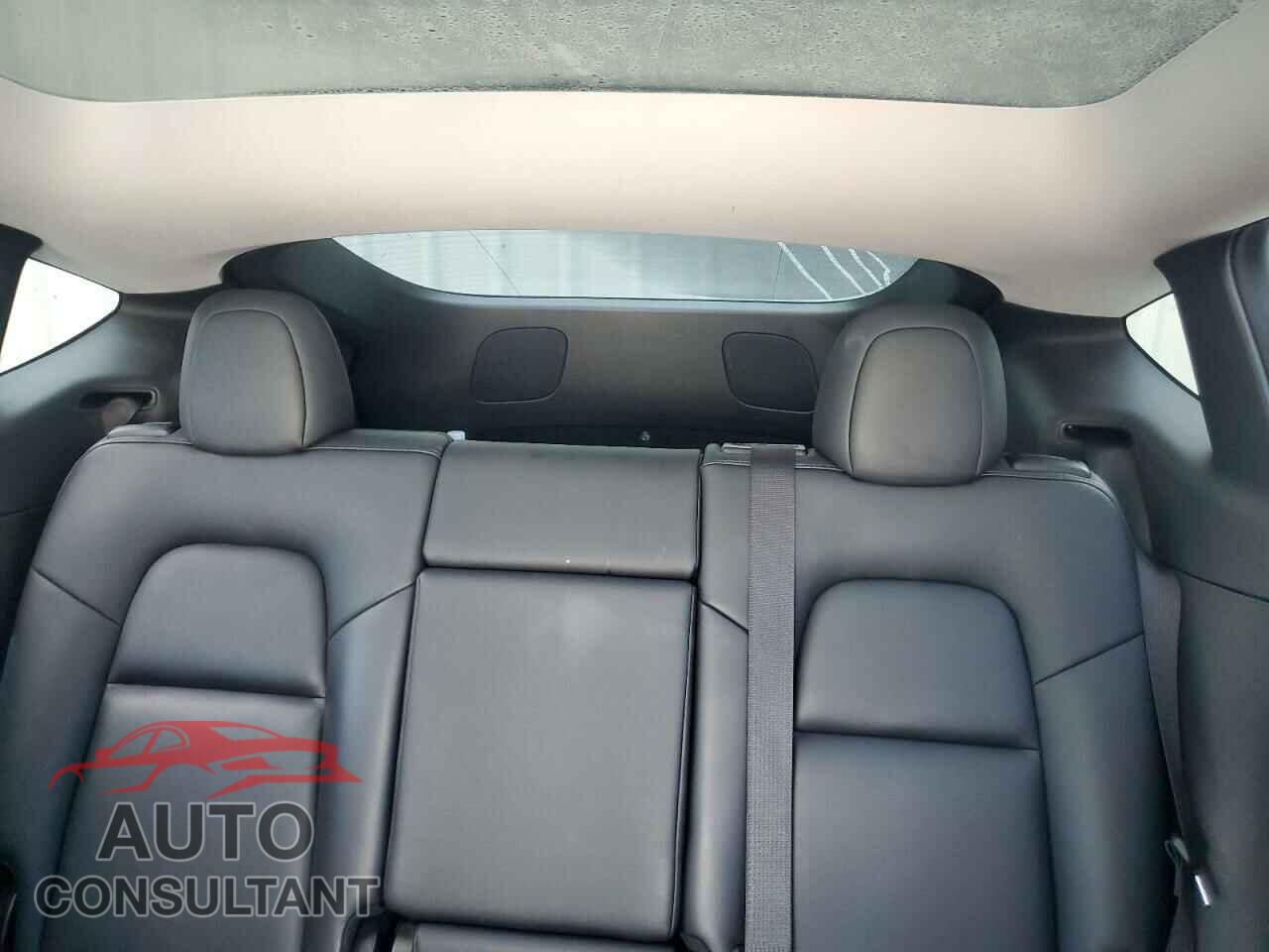 TESLA MODEL Y 2021 - 5YJYGDEEXMF069070