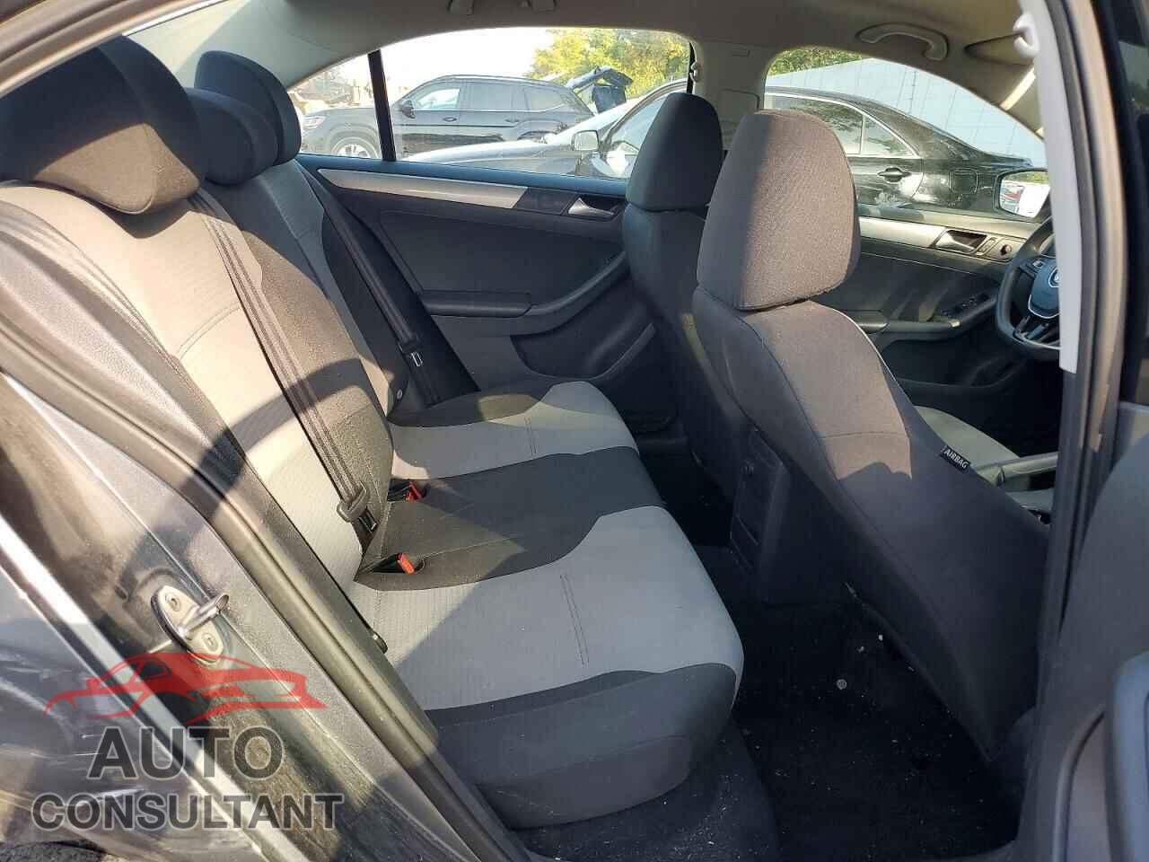 VOLKSWAGEN JETTA 2017 - 3VW2B7AJ9HM211514