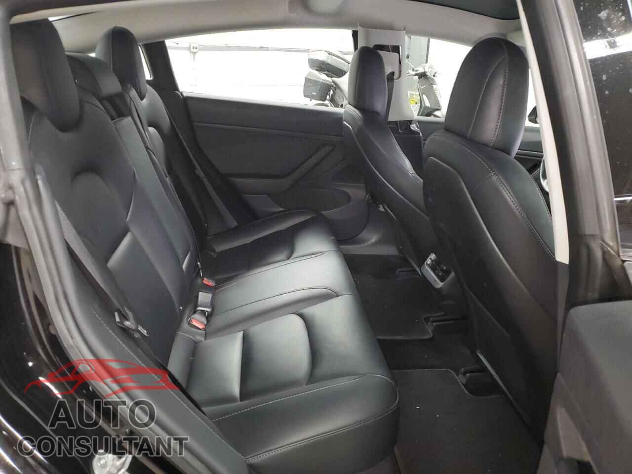 TESLA MODEL 3 2018 - 5YJ3E1EB5JF144239