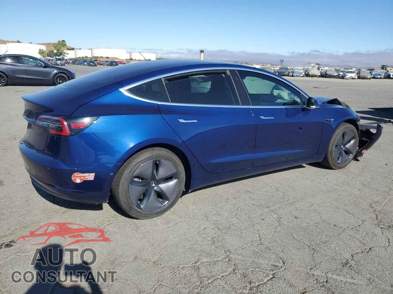 TESLA MODEL 3 2018 - 5YJ3E1EA5JF040325