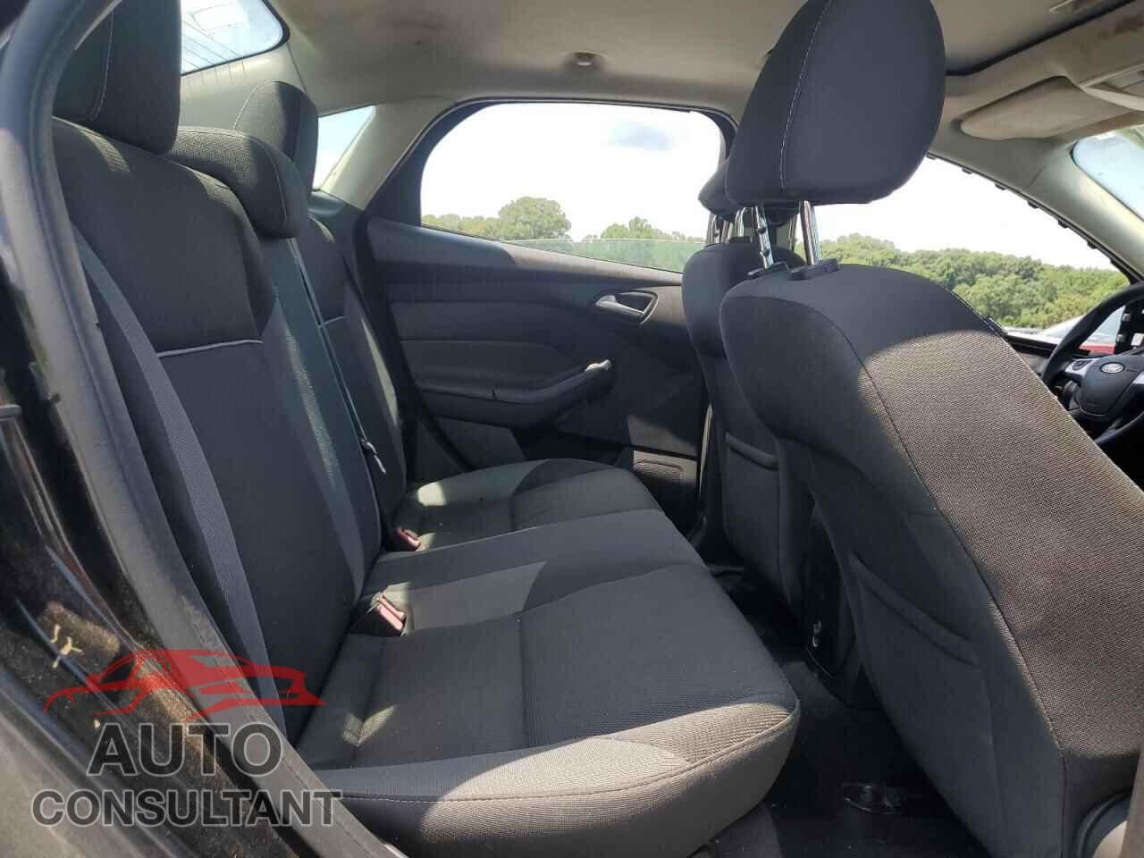 FORD FOCUS 2014 - 1FADP3F21EL457516