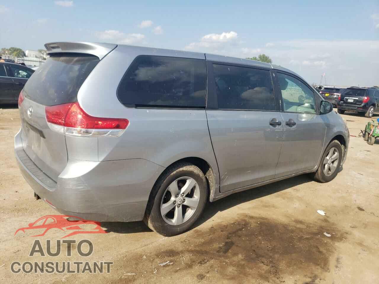 TOYOTA SIENNA 2011 - 5TDKA3DC4BS007741
