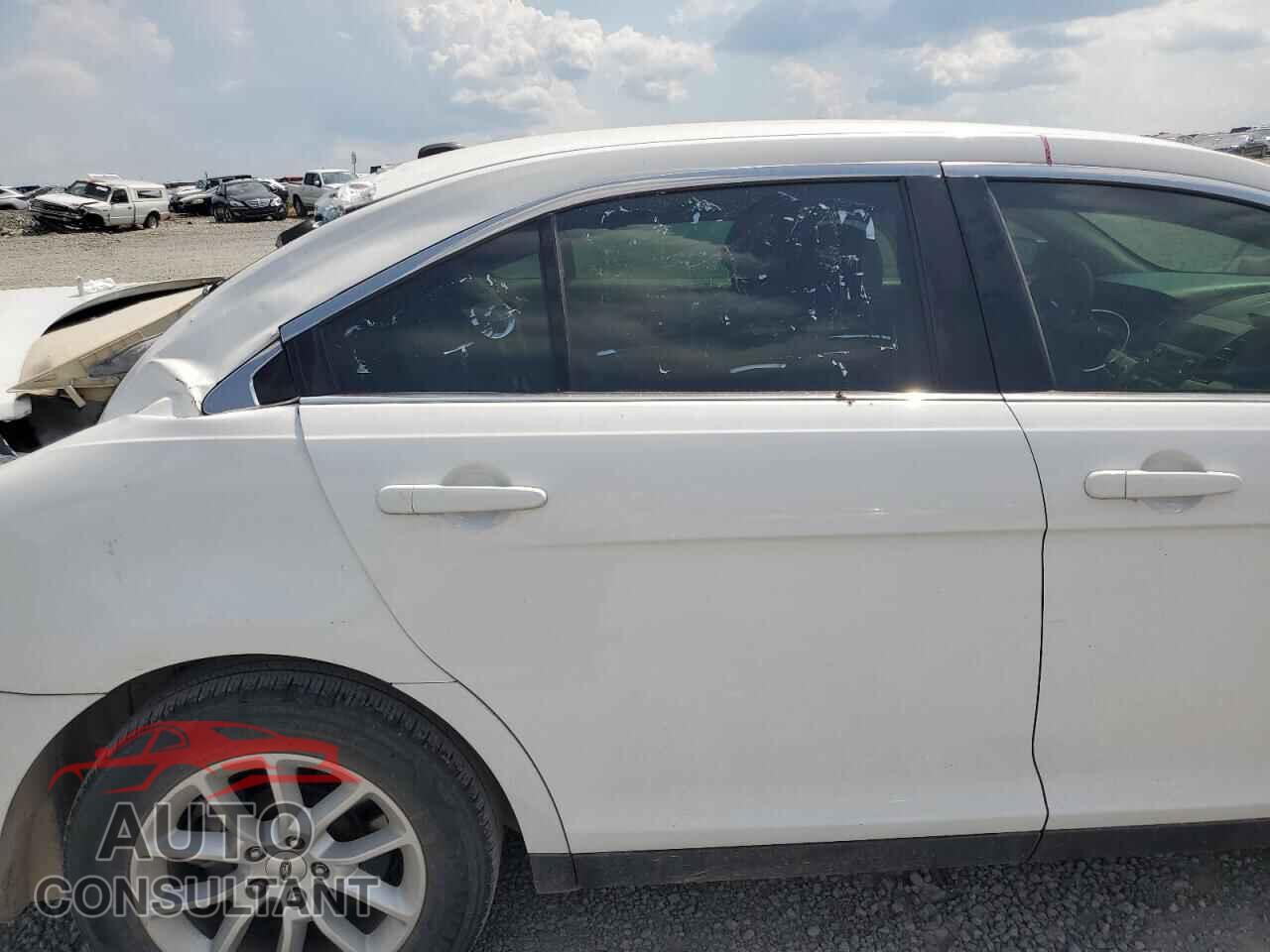 FORD TAURUS 2015 - 1FAHP2D80FG115861