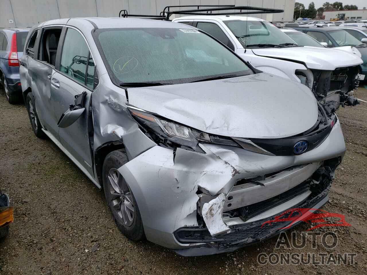 TOYOTA SIENNA 2021 - 5TDKRKEC8MS029259