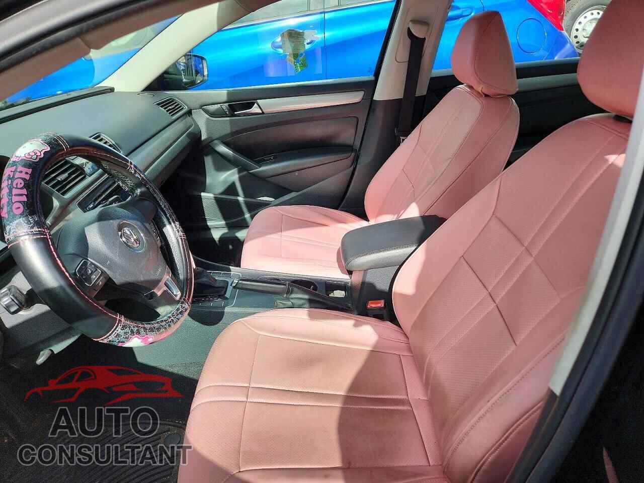 VOLKSWAGEN PASSAT 2014 - 1VWAT7A38EC059166