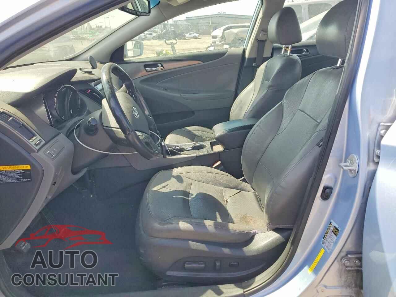 HYUNDAI SONATA 2012 - KMHEC4A40CA058335