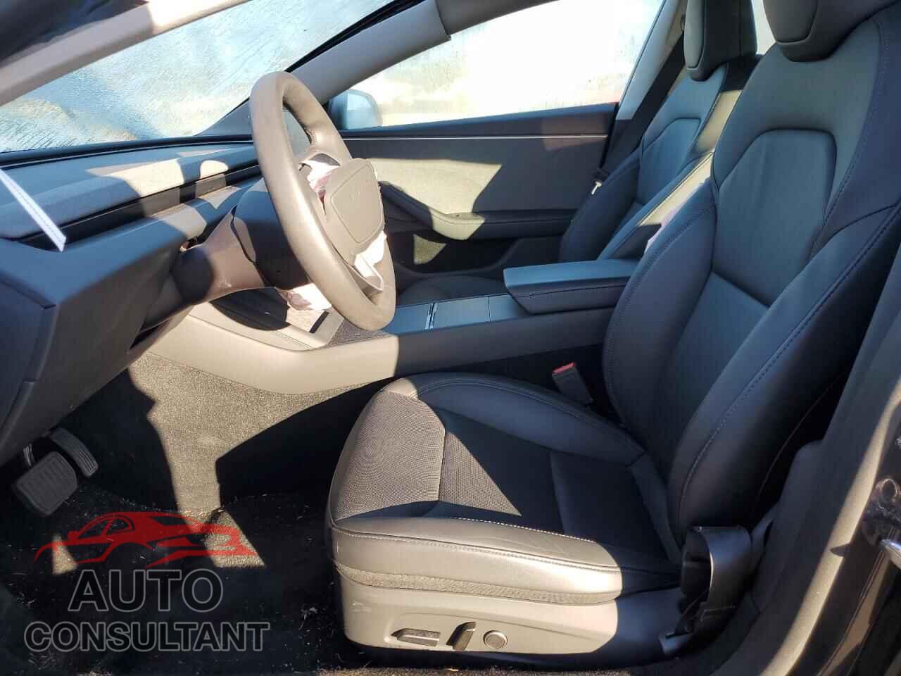 TESLA MODEL 3 2024 - 5YJ3E1EA5RF727896