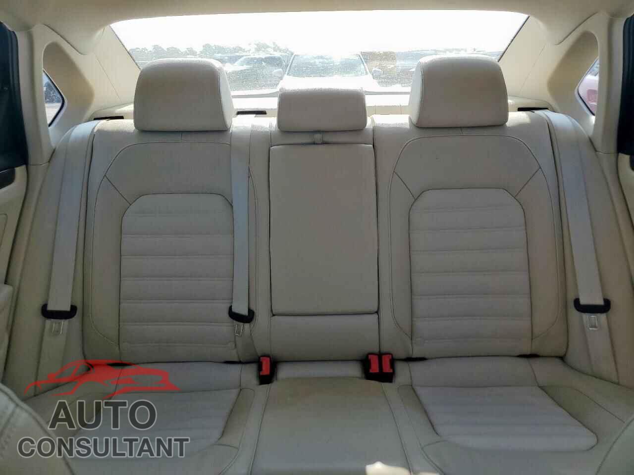 VOLKSWAGEN PASSAT 2012 - 1VWCN7A37CC043458