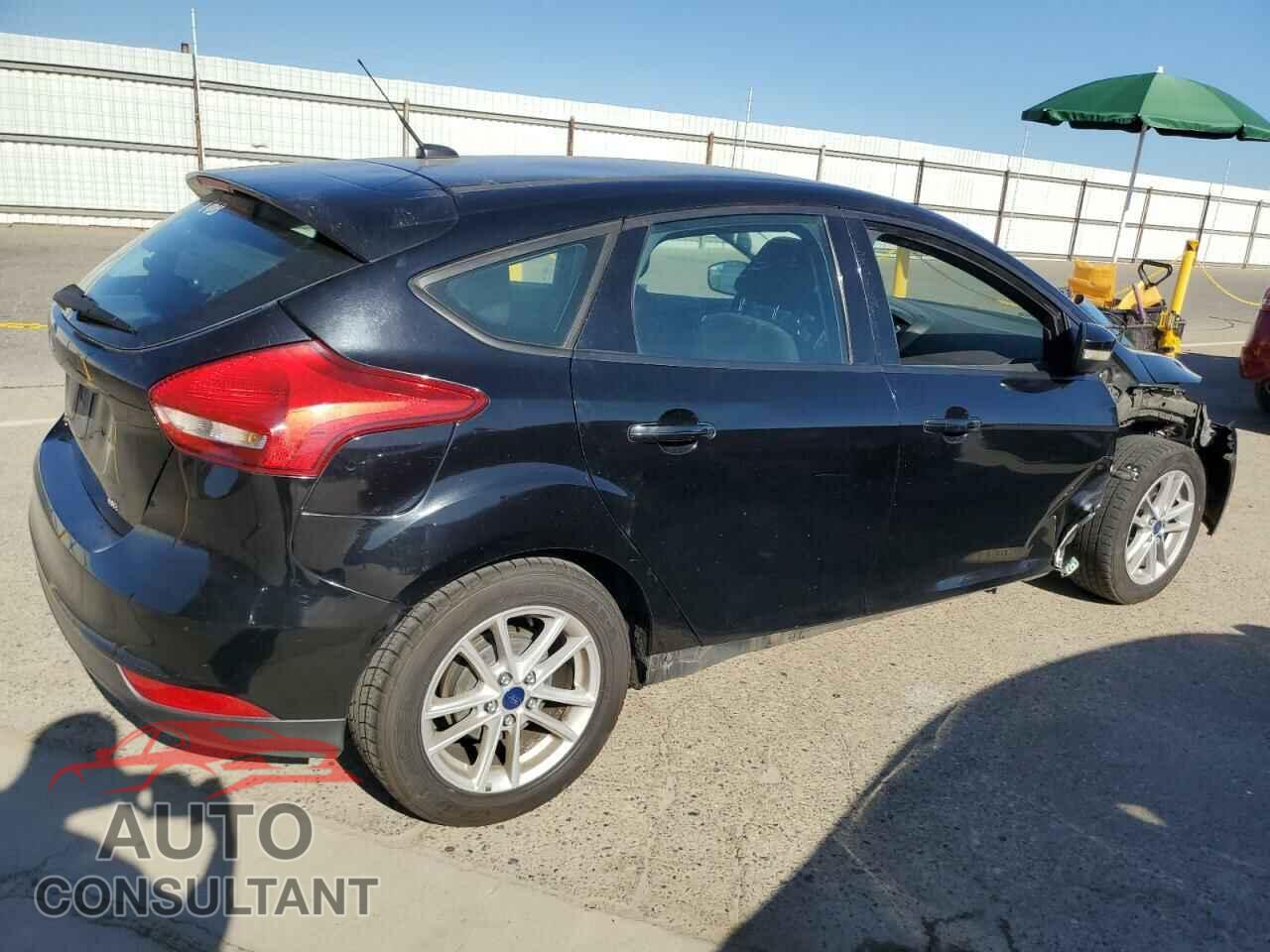 FORD FOCUS 2017 - 1FADP3K27HL290802