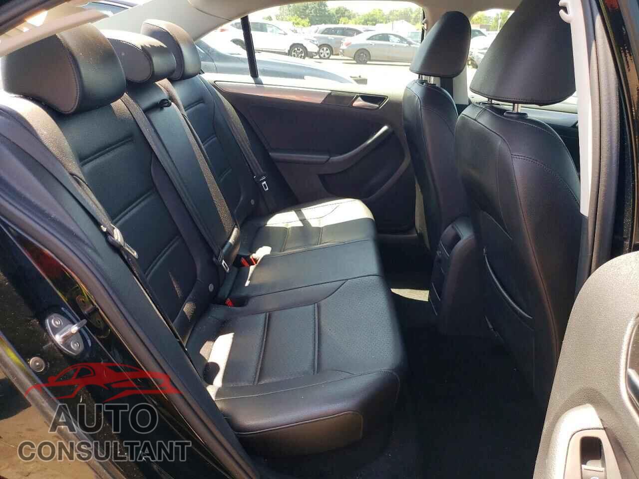 VOLKSWAGEN JETTA 2017 - 3VWDB7AJ6HM373707