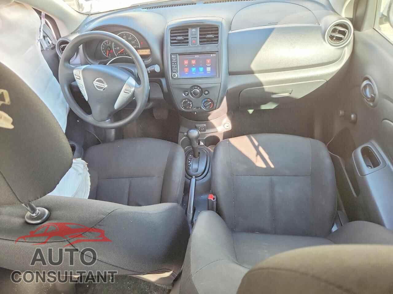 NISSAN VERSA 2019 - 3N1CN7AP3KL832959
