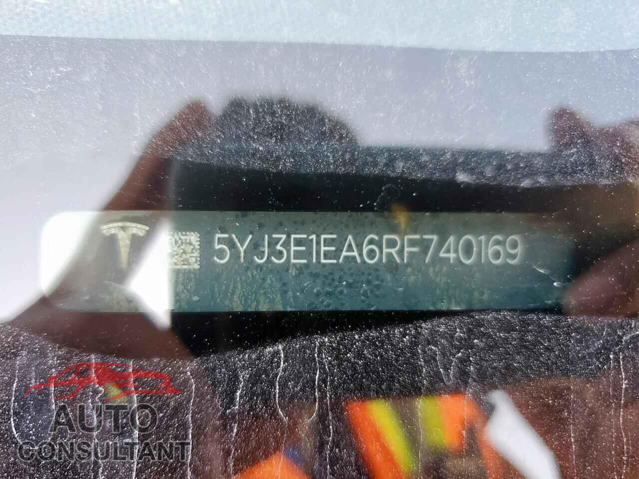 TESLA MODEL 3 2024 - 5YJ3E1EA6RF740169