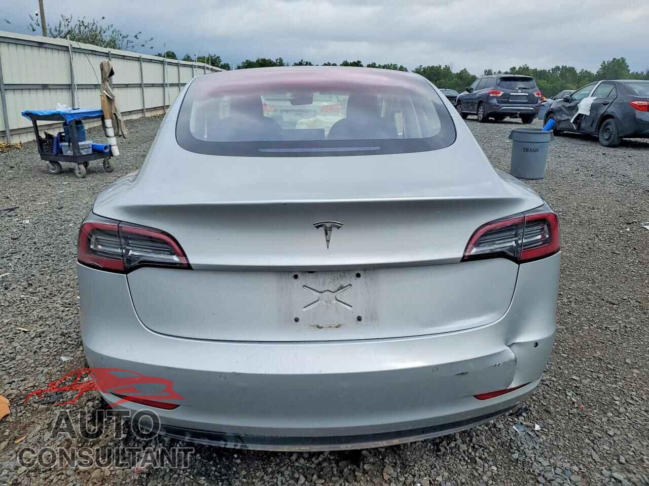 TESLA MODEL 3 2018 - 5YJ3E1EA7JF007956