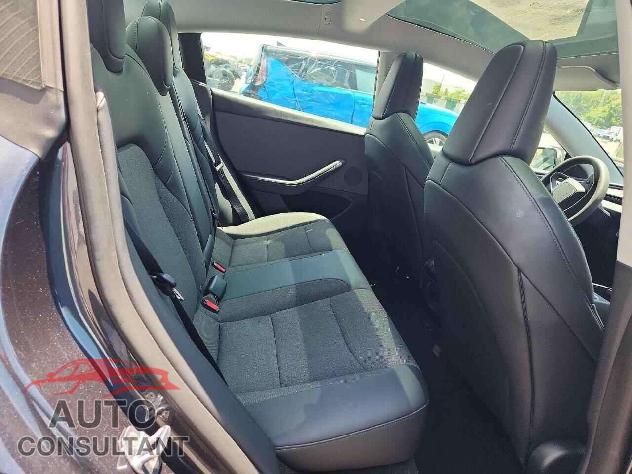 TESLA MODEL 3 2025 - 5YJ3E1EA3SF132485