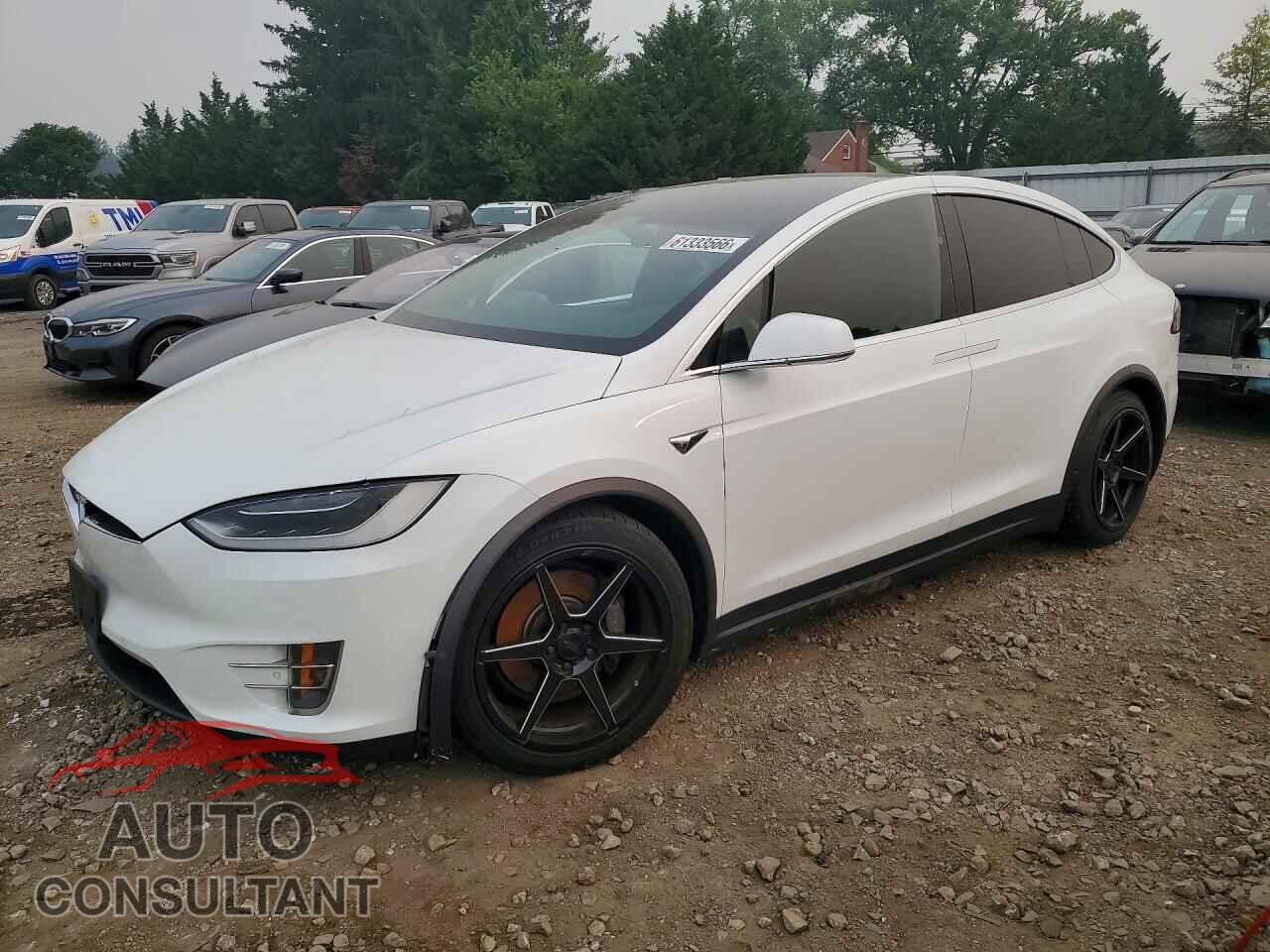 TESLA MODEL X 2017 - 5YJXCAE23HF035909