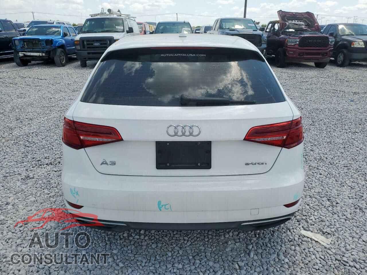 AUDI A3 2017 - WAUUPBFF2HA092333