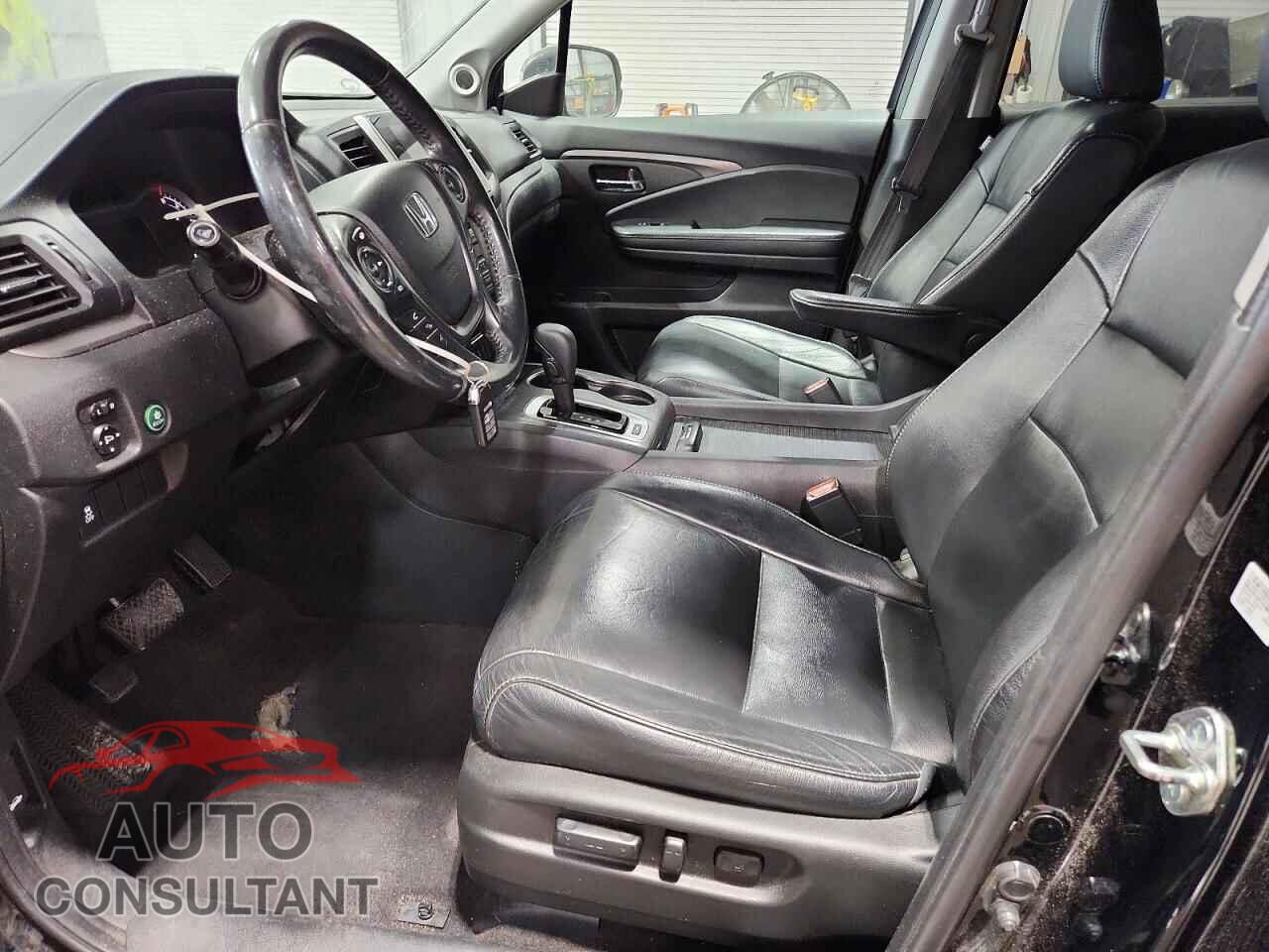 HONDA PILOT 2017 - 5FNYF5H57HB036649